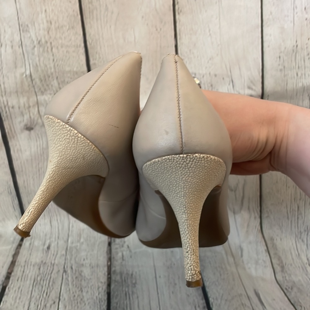Calvin Klein Pointed Toe pumps - Picture 8 of 9